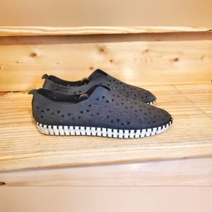 Eric Michael Womens Euro Casual Light Weight Slip On Flat Black Sz 40 EU 9 US